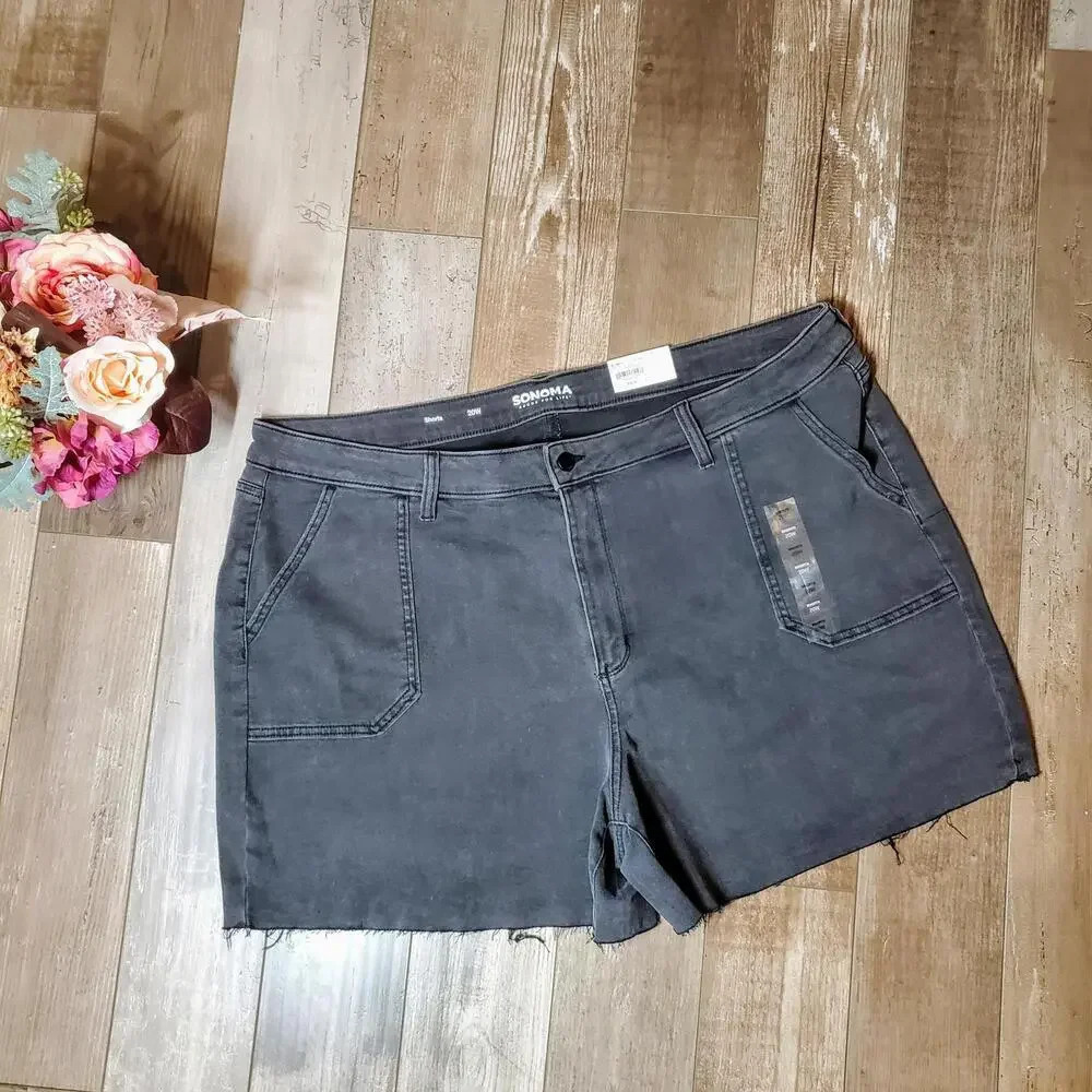 NWT Sonoma Women's Plus Size Black Denim High-Rise Raw Hem Shorts Size 20W